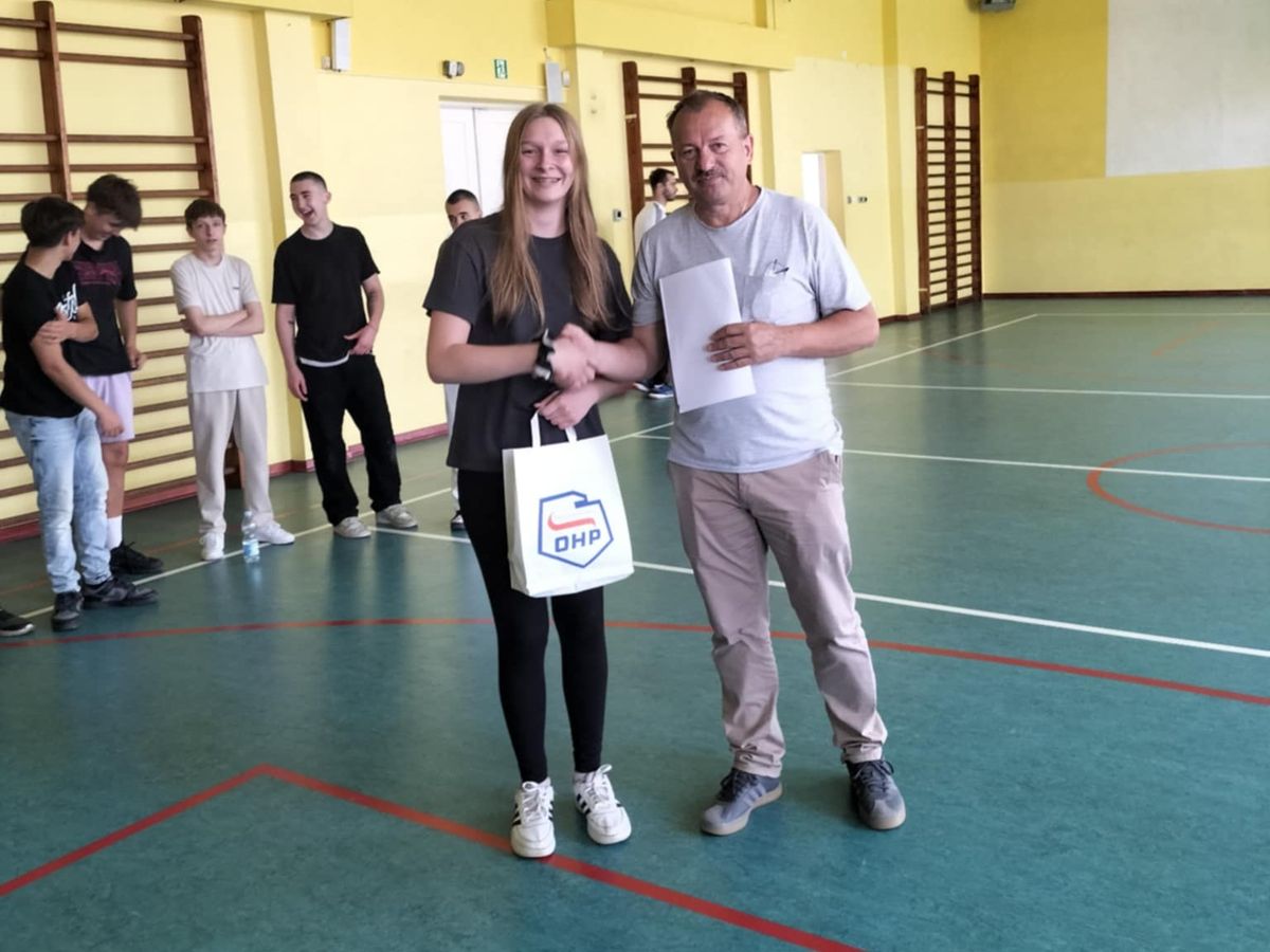 Festyn sportowy w Dębicy z okazji powstania OHP 4