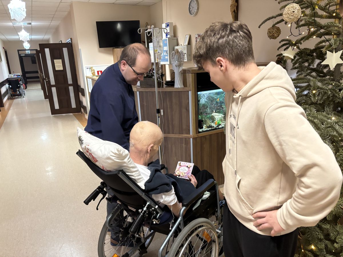 DZIEŃ BABCI I DZIADKA W KROŚNIEŃSKIM HOSPICJUM 2