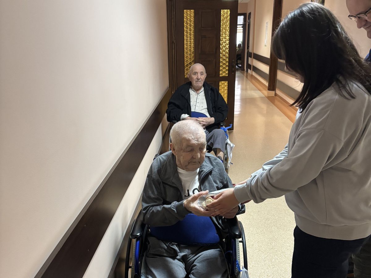 DZIEŃ BABCI I DZIADKA W KROŚNIEŃSKIM HOSPICJUM 3