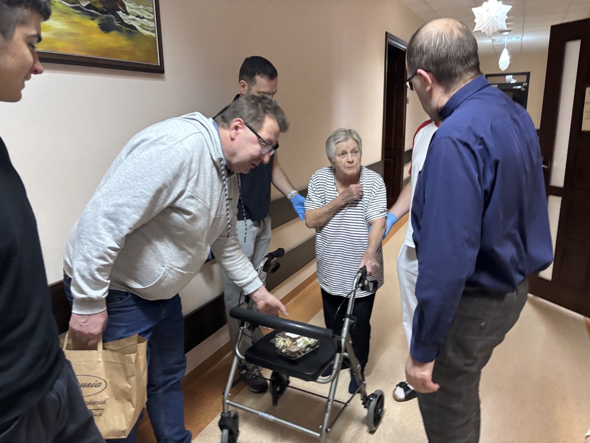 DZIEŃ BABCI I DZIADKA W KROŚNIEŃSKIM HOSPICJUM 6