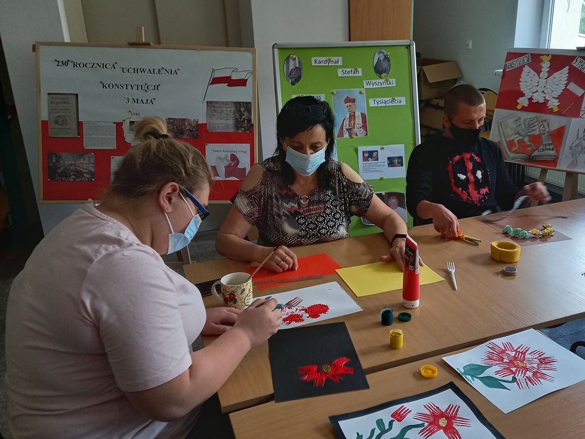 ZAJECIA KOŁA PLASTYCZNEGO PASTELOWY ŚWIAT W DĘBICY 3
