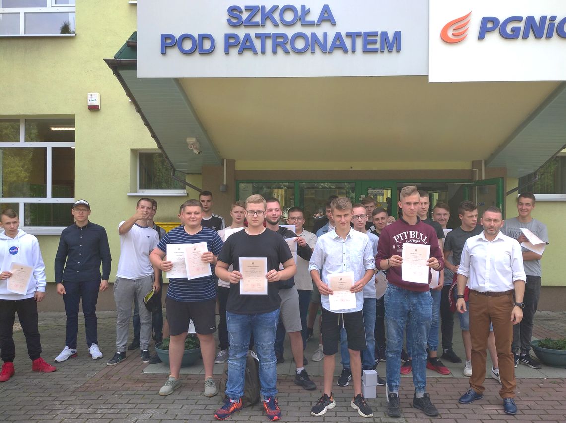 ZAKOŃCZENIE ROKU SZKOLENIOWEGO W 9 9 HP KROSNO 3