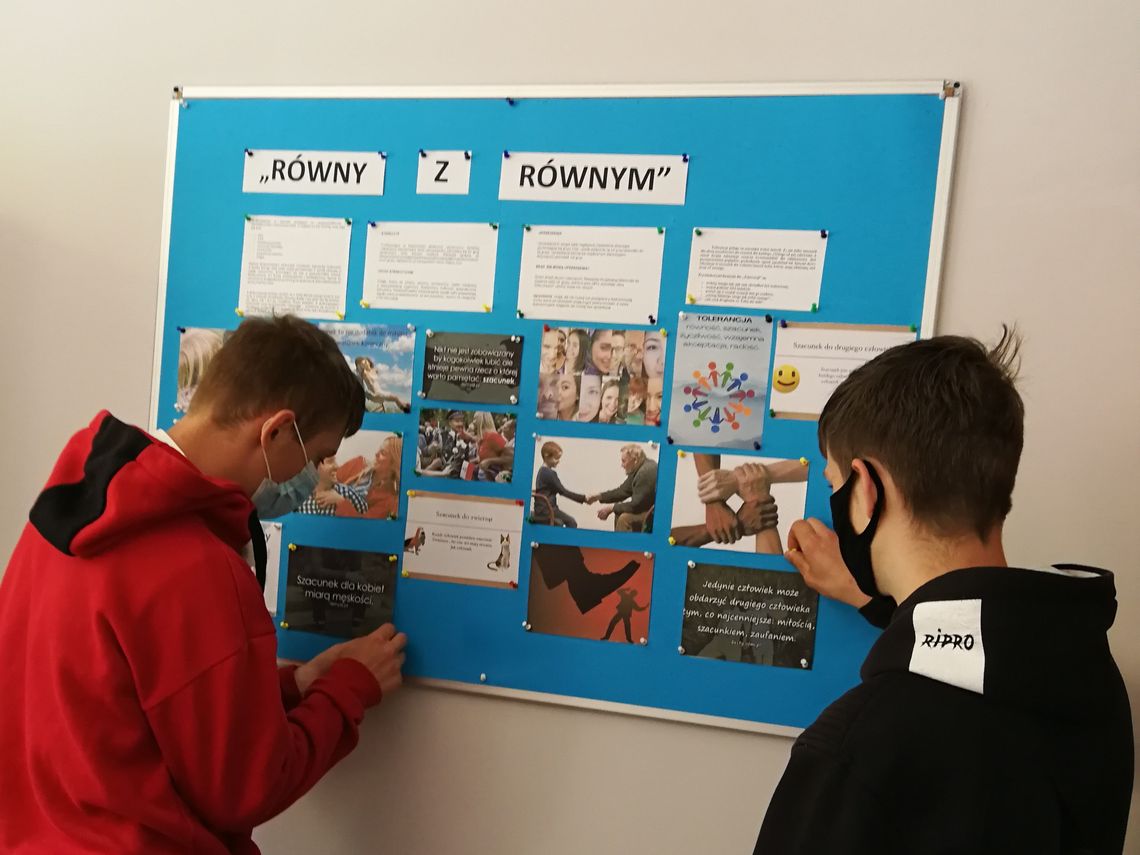 Fot.1. Zakończenie programu wojewódzkiego Równy z równym w 9 19 Hufcu Pracy w Dębicy