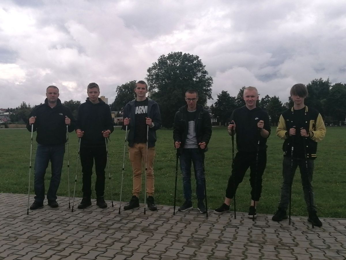 Fot. 2 AKTYWNE ZAKOŃCZENIE WAKACJI W 9 9 HP KROSNO
