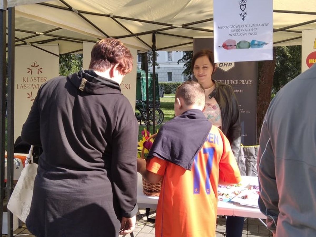 PROMOCJA STALOWOWOLSKICH JEDNOSTEK W RAMACH I FESTIWALU KULTURY LASOWIACKIEJ ETNOLAS W STALOWEJ WOLI2