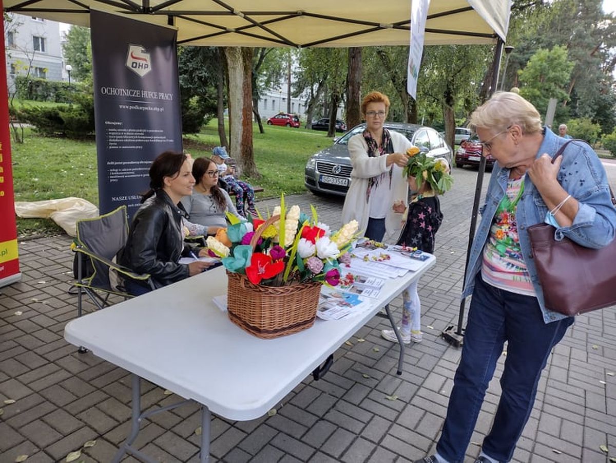 PROMOCJA STALOWOWOLSKICH JEDNOSTEK W RAMACH I FESTIWALU KULTURY LASOWIACKIEJ ETNOLAS W STALOWEJ WOLI3