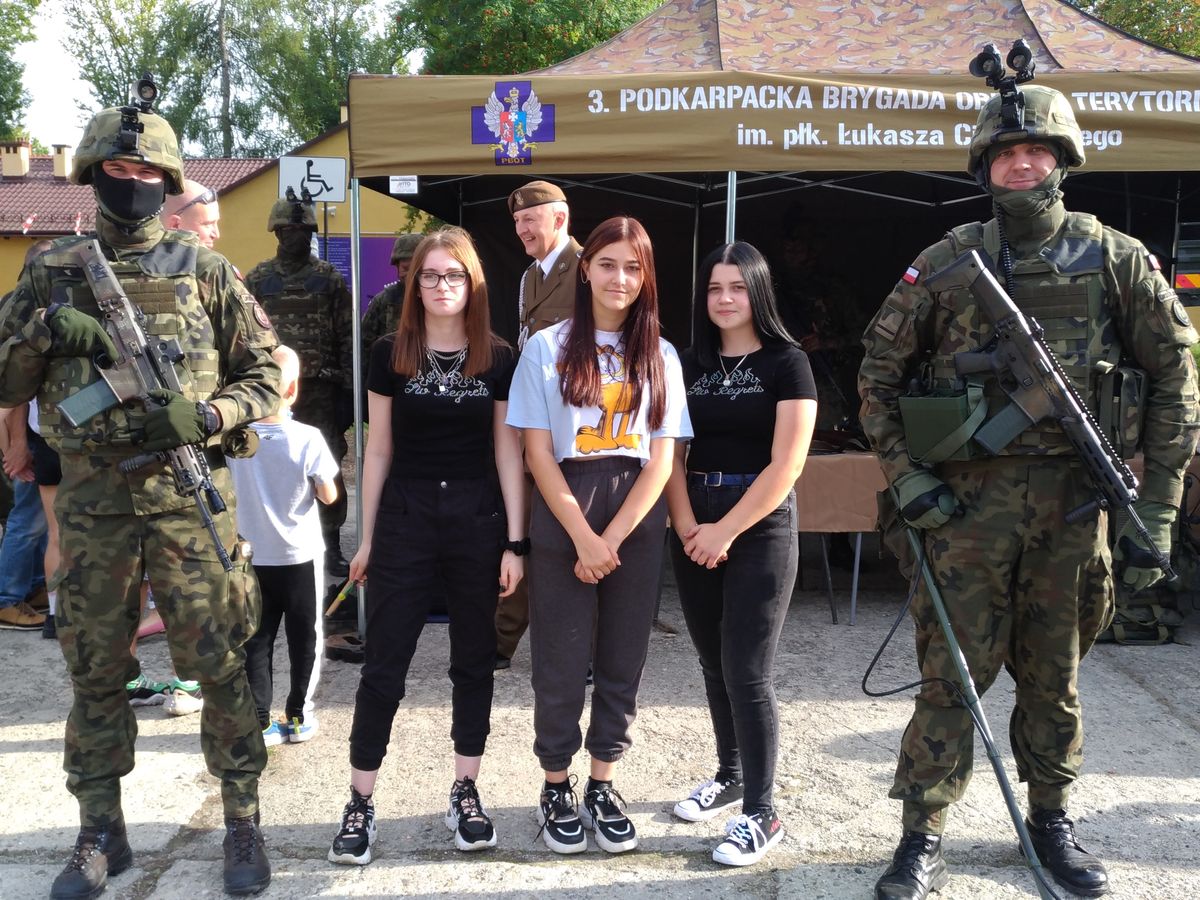 Fot.3 SERCE W PLECAKU REKONSTRUKCJA HISTORYCZNA W JAROSŁAWIU