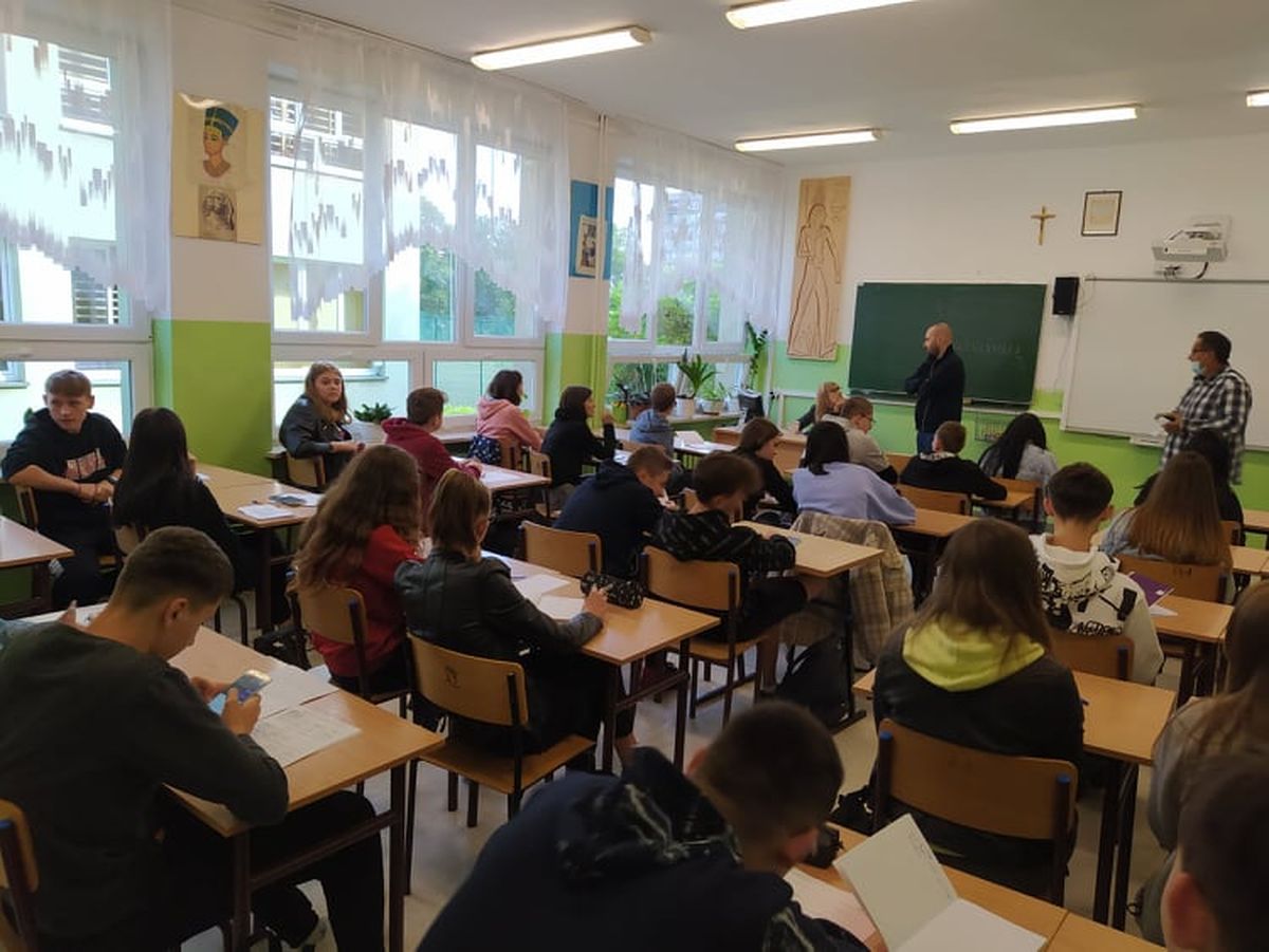 REALIZACJA PROGRAMU ADAPTACYJNEGO DOBRY START W OHP W PRZEMYSKIM HUFCU2