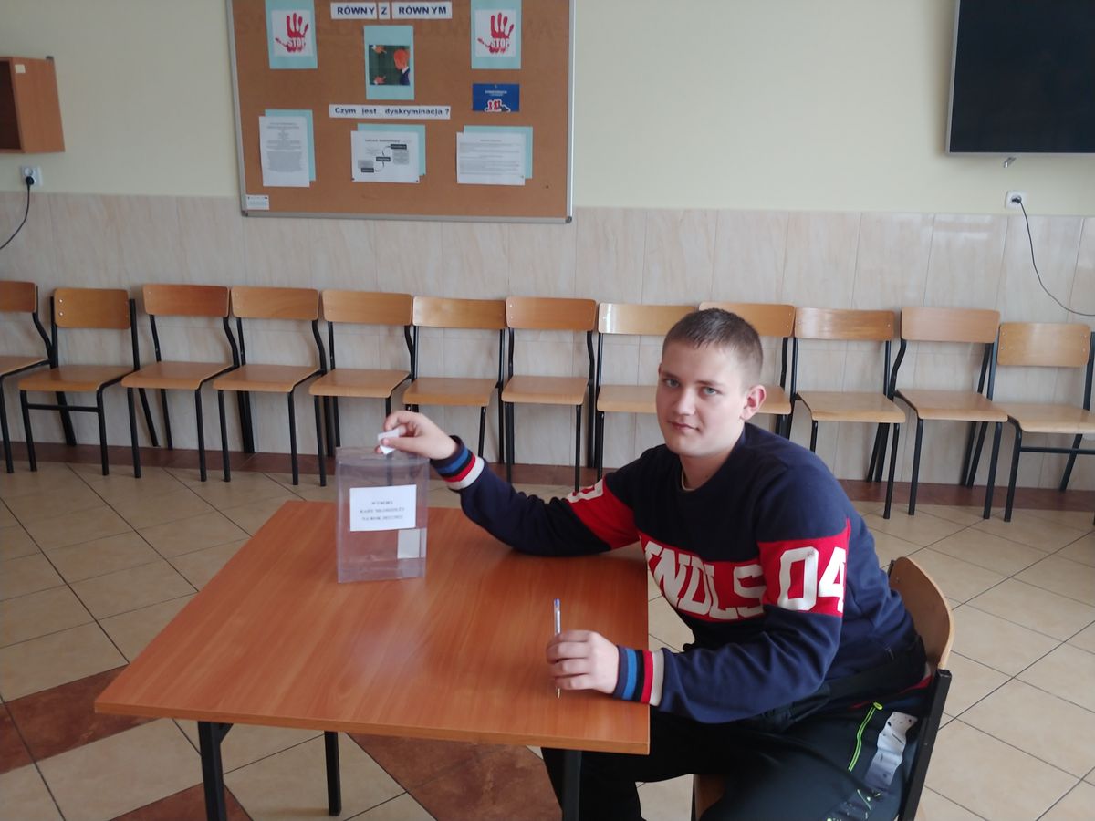 Zdj.1.WYBORY DO RADY MŁODZIEŻY W OSIW IWONICZ
