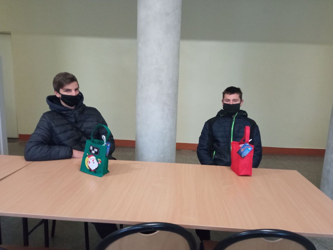 fot. 1 nagrody dla uczestników 9 19 HP Dębica