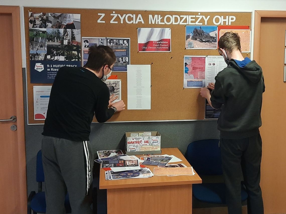 Fot. 1 Dzień Pamięci Ofiar Zbrodni Katyńskiej w 9 1 HP Rzeszów 002