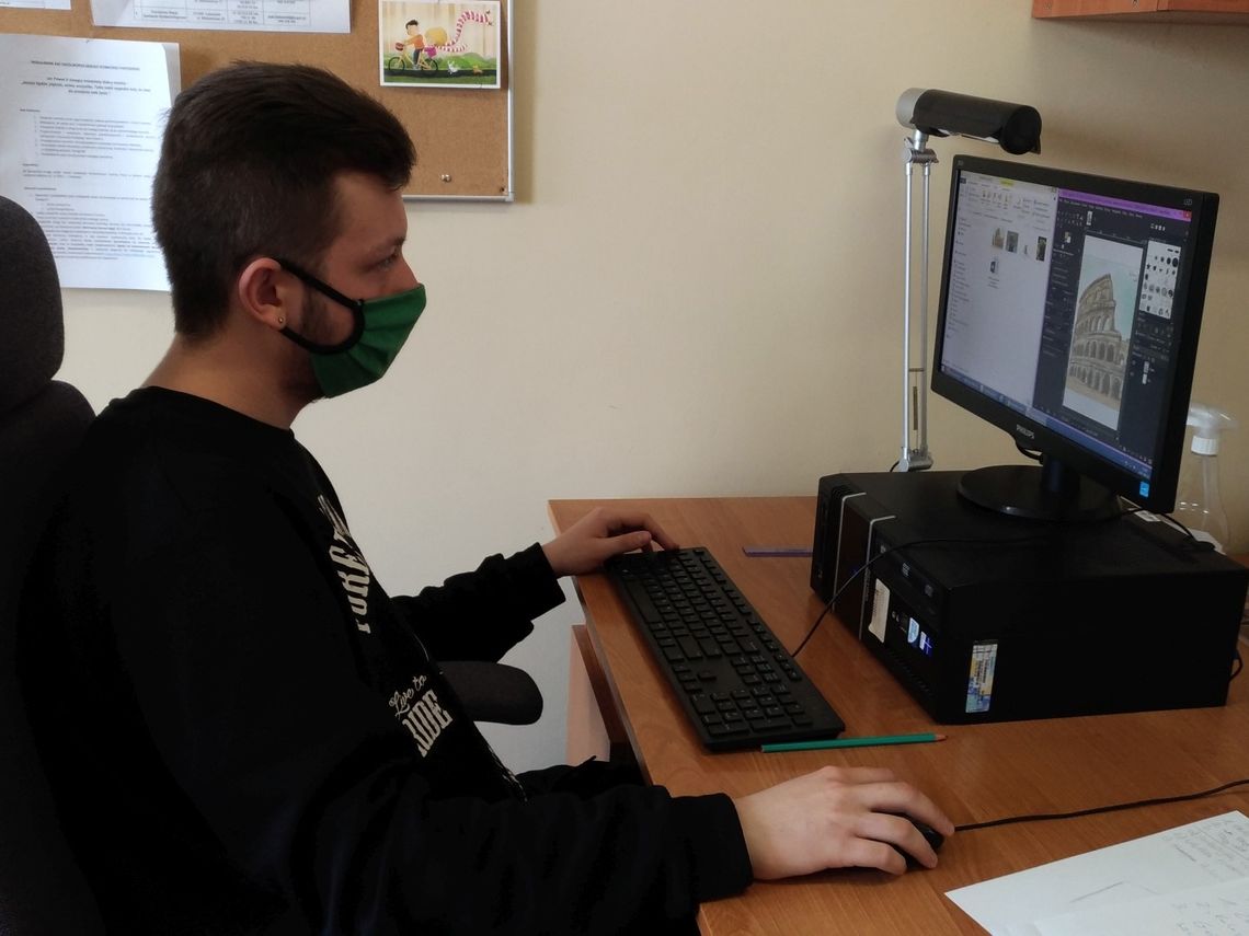 Fot.2 PRZYGOTOWANIA UCZESTNIKÓW 9 12 HP DO KONKURSU INFORMATYCZNEGO