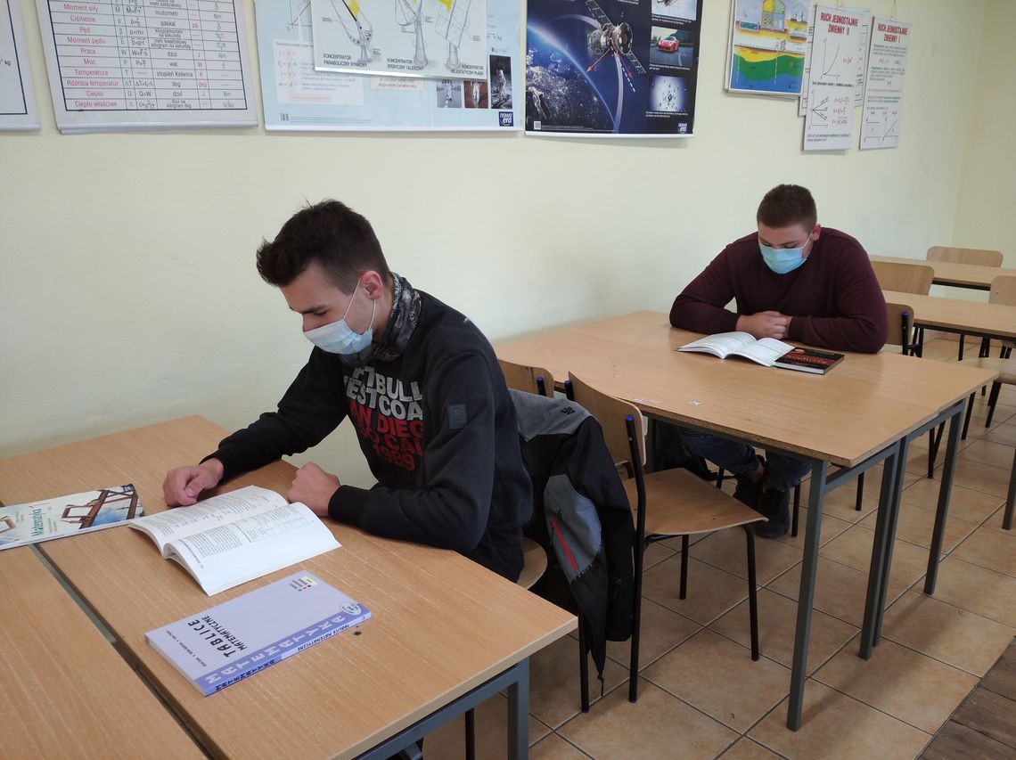 Fot. 2 KONSULTACJE EDUKACYJNE W 9 9 HP KROSNO