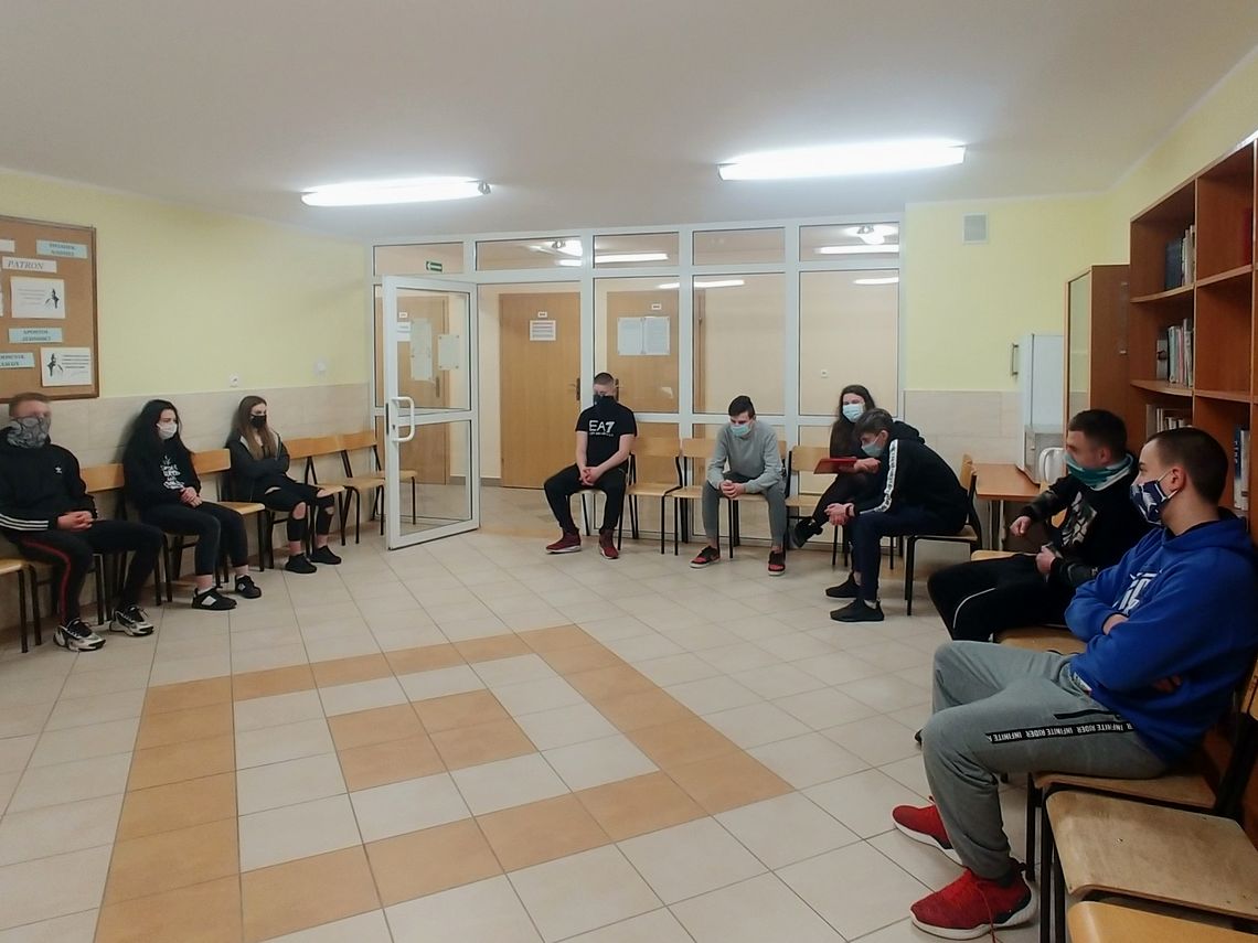 FOT. 3 WSPARCIE PSYCHOLOGICZNO PEDAGOGICZNE W OSIW IWONICZ
