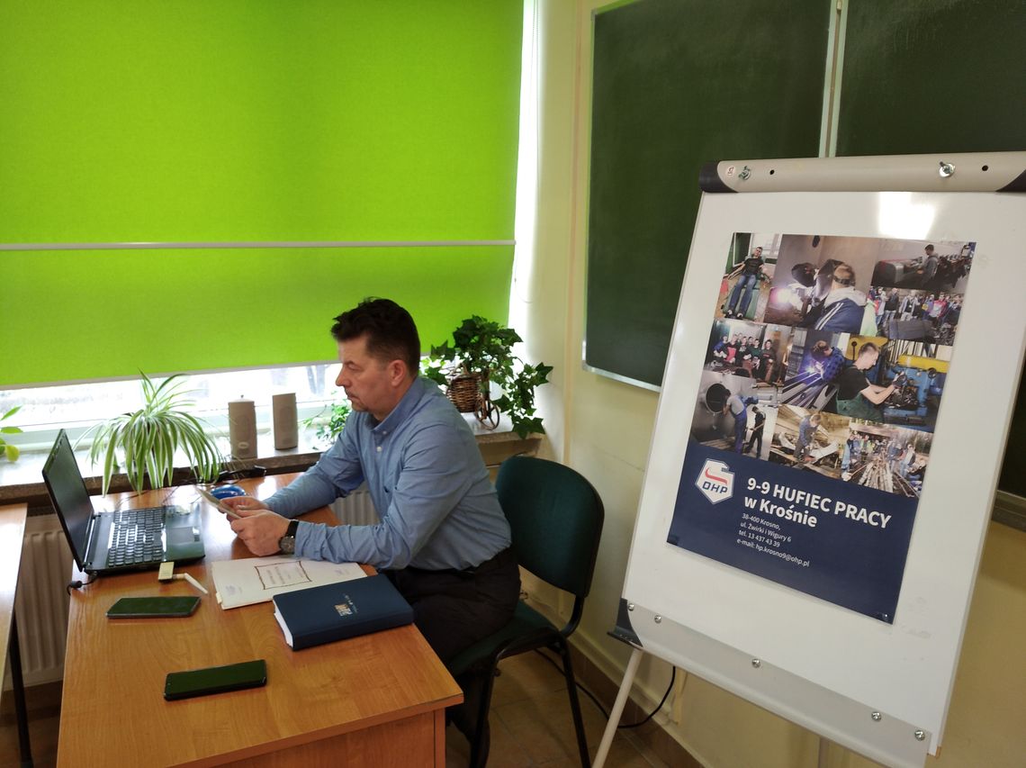 DZIEŃ KOBIET W 9 9 HUFIEC PRACY KROSNO 1