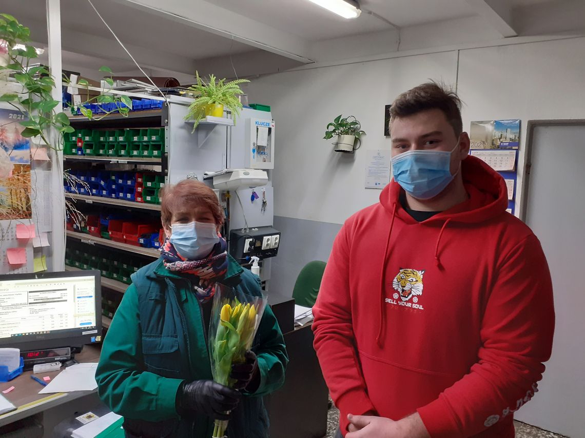  KWIATY DLA KOBIETY ŚWIĘTO KOBIET W SANOCKIM HUFCU3