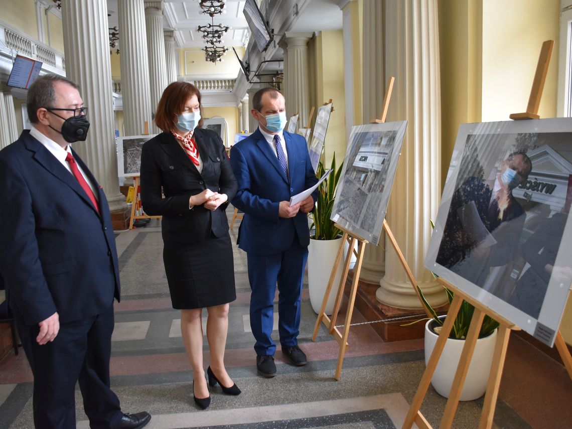 2. ZIMOWY ARTYSTA WYSTAWA W PODKARPACKIM URZĘDZIE WOJEWÓDZKIM