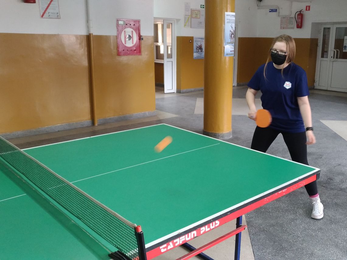 Fot.2. TENIS STOŁOWY W 9 12 HUFCU PRACY JAROSŁAW