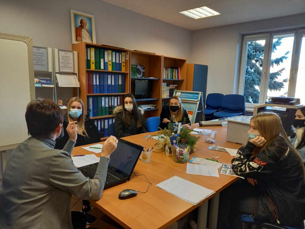 2.SPOTKANIE EDUKACYJNE Z MŁODZIEŻĄ HUFCA W CENTRUM EDUKACJI I PRACY MŁODZIEŻY W PRZEMYŚLU