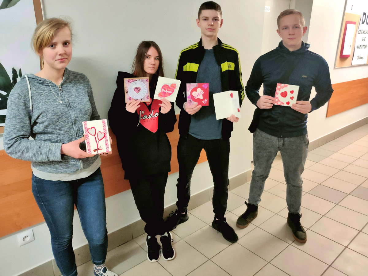 Przygotowania do dnia Babci i dnia Dziadka