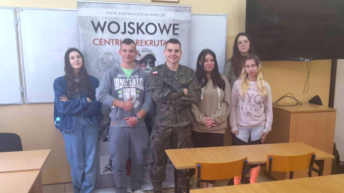 Zambrów: Kariera w wojsku