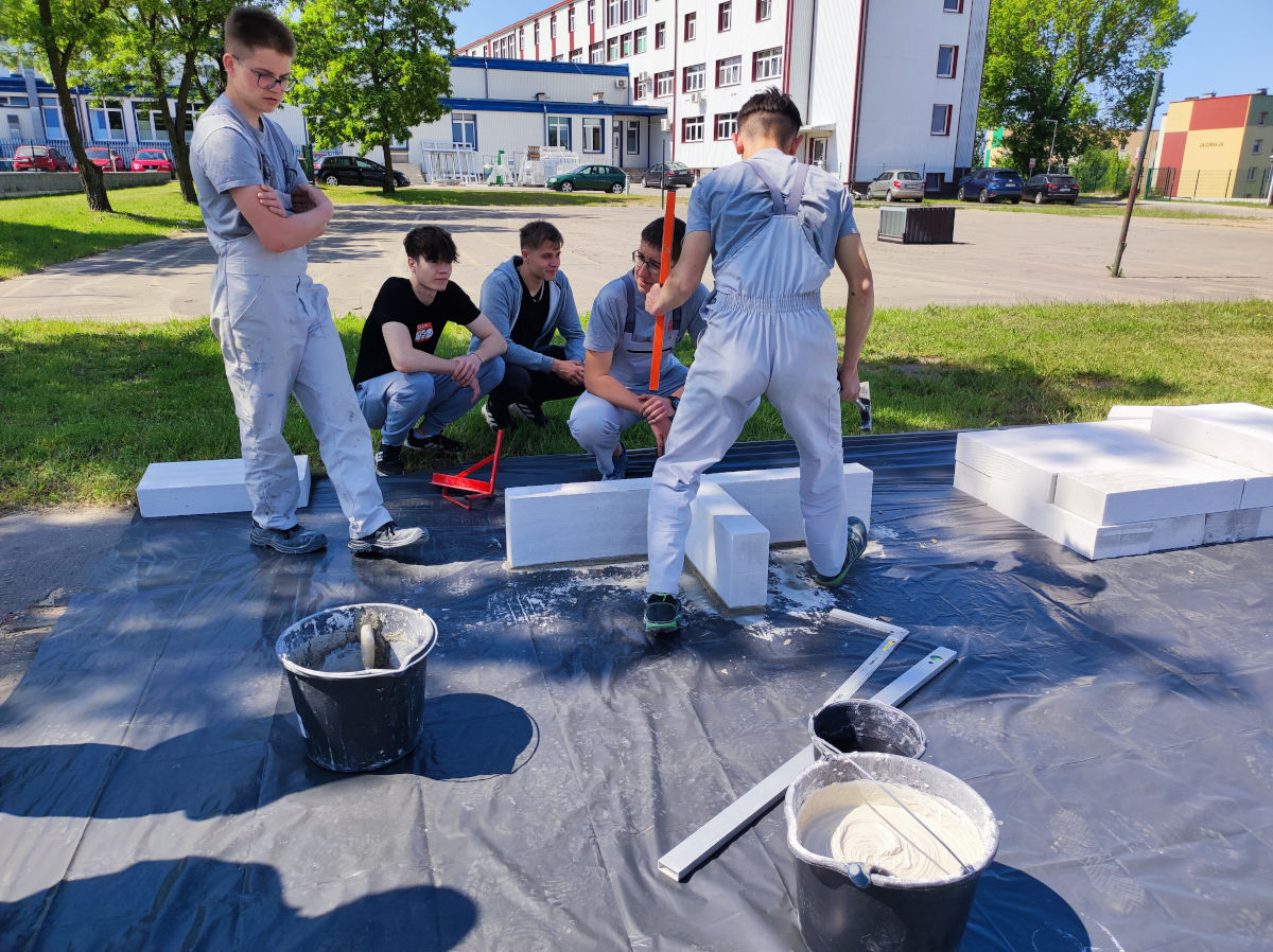 Białystok: Festyn Edukacyjno-Zawodowy w ZSZ nr 5