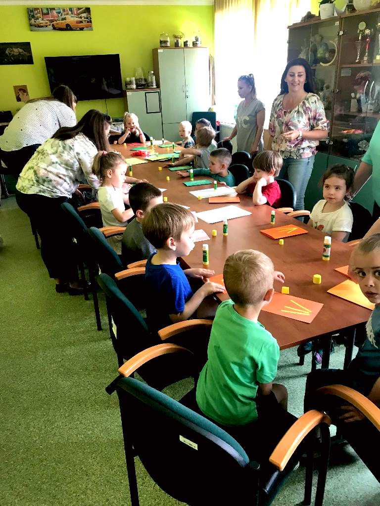 Zambrów: Dzień Matki z przedszkolakami