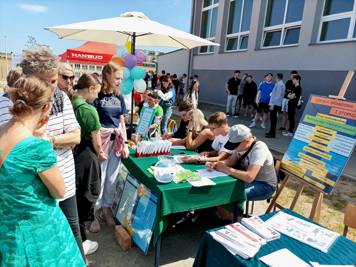 Białystok: Festyn Edukacyjno-Zawodowy w ZSZ nr 5