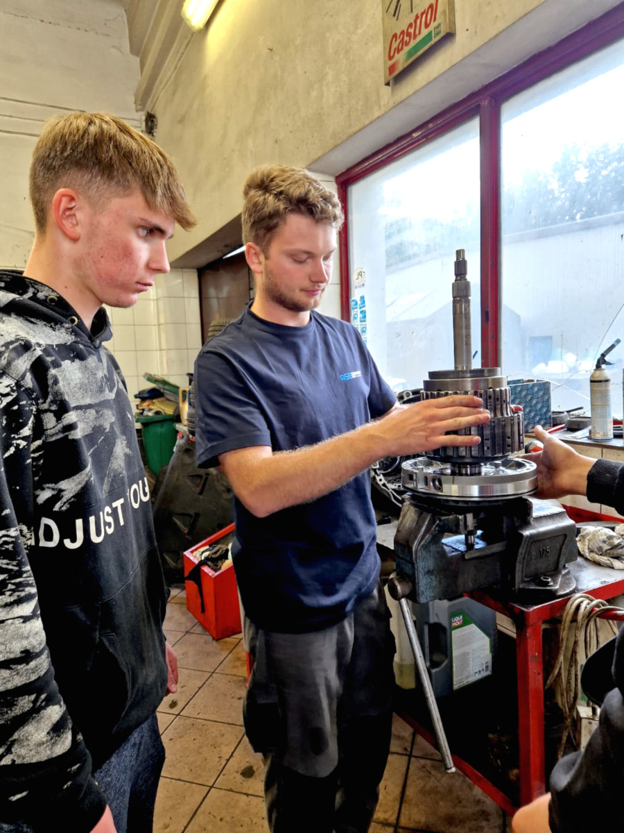 Augustów: Mechanicy na kursie „Diagnostyka automatycznych skrzyń biegów” 