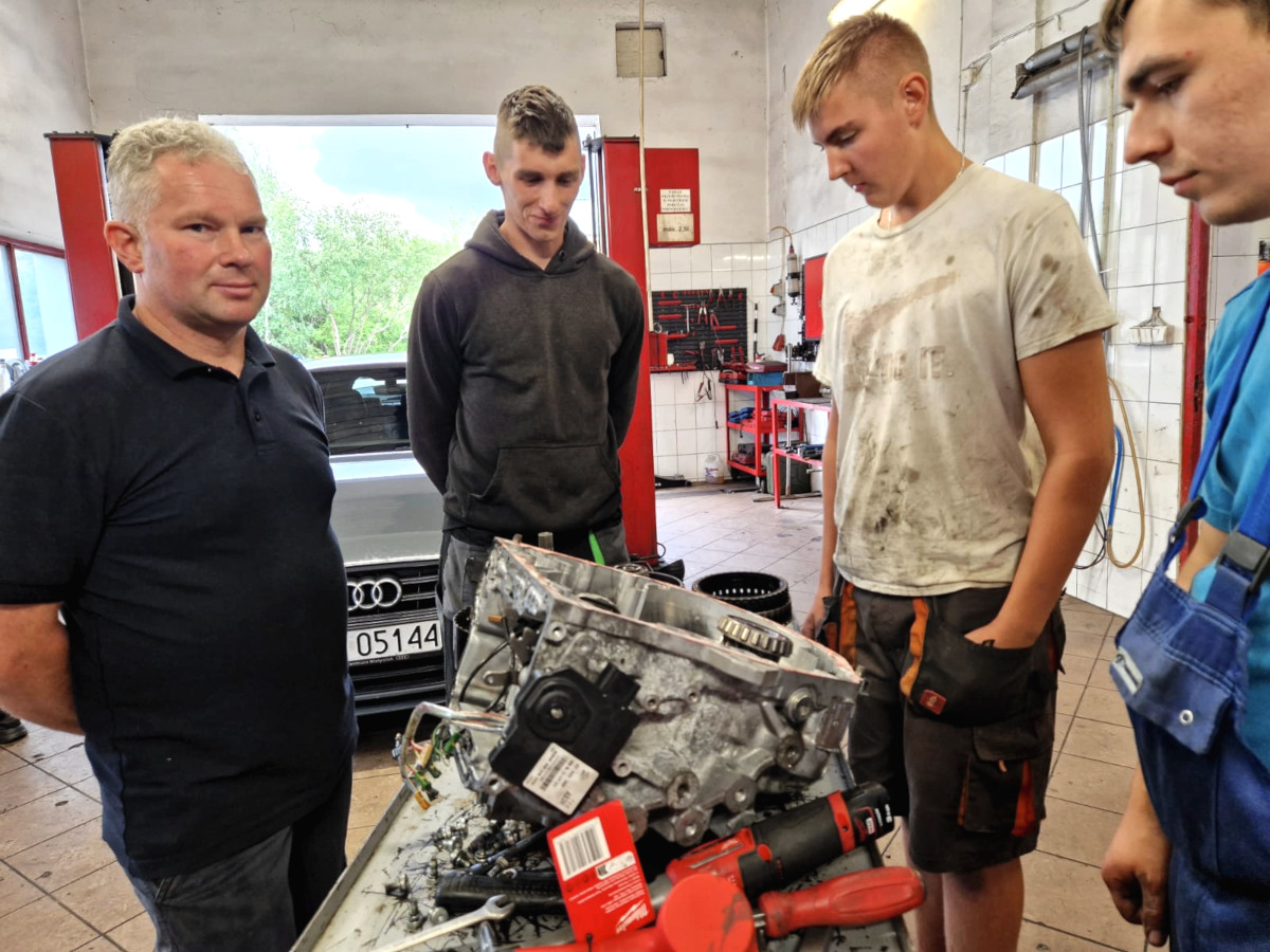 Augustów: Mechanicy na kursie „Diagnostyka automatycznych skrzyń biegów” 